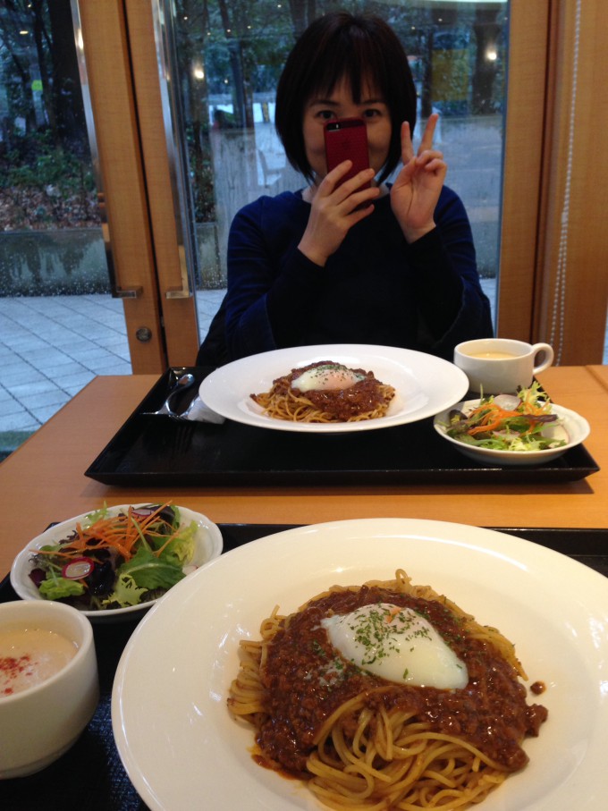ミートソーススパゲティ半熟卵のせ